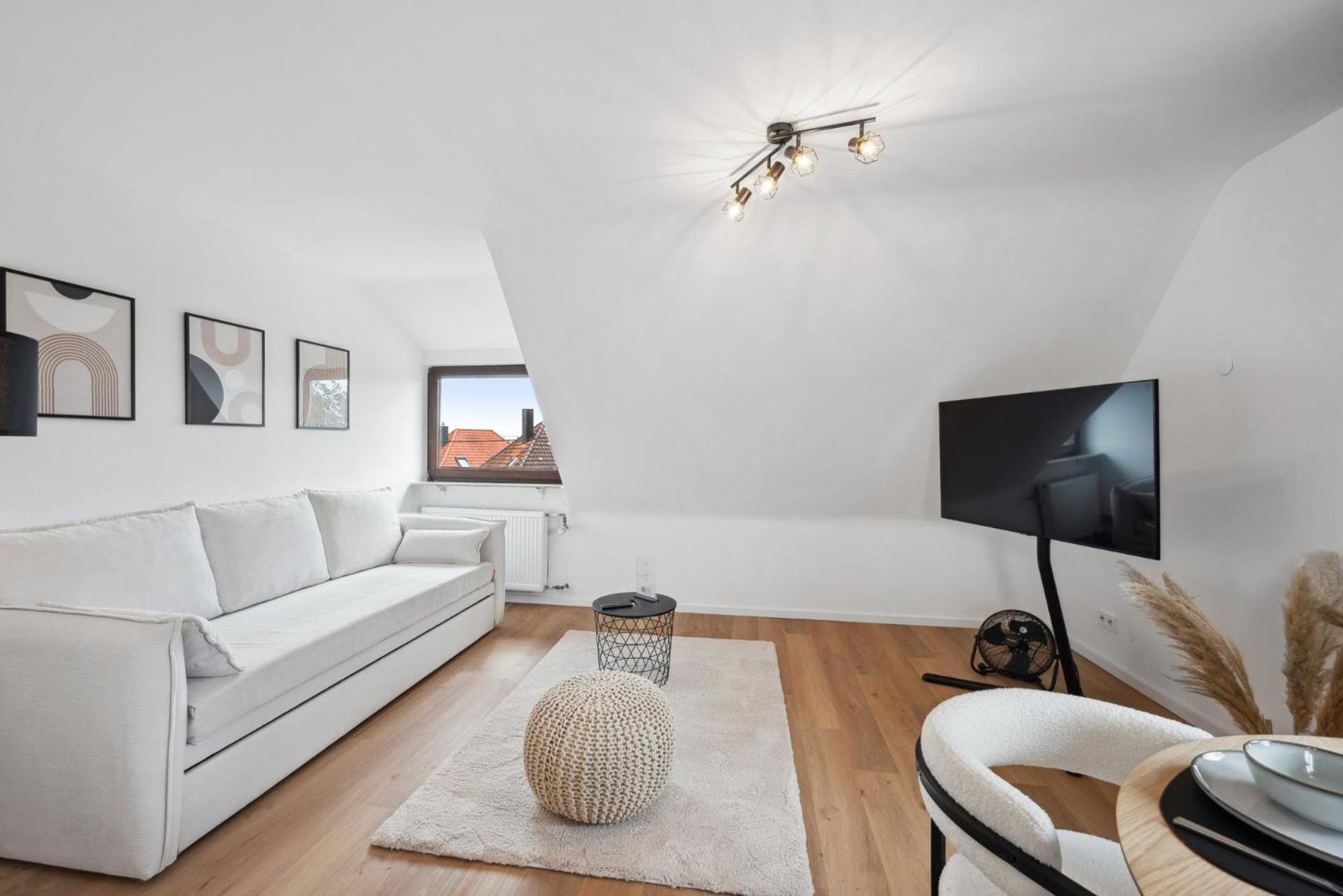 Malu - Lage, Kostenloser Parkplatz, Klima, Netflix, 24h Checkin * Ludwigsburg